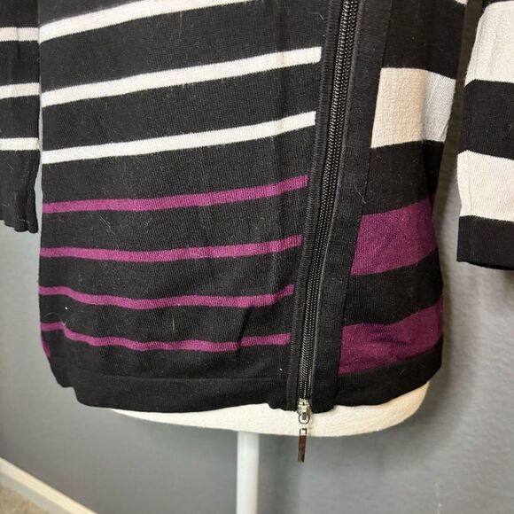 🎄White House Black Market Asymmetrical Sweater - Picture 7 of 10